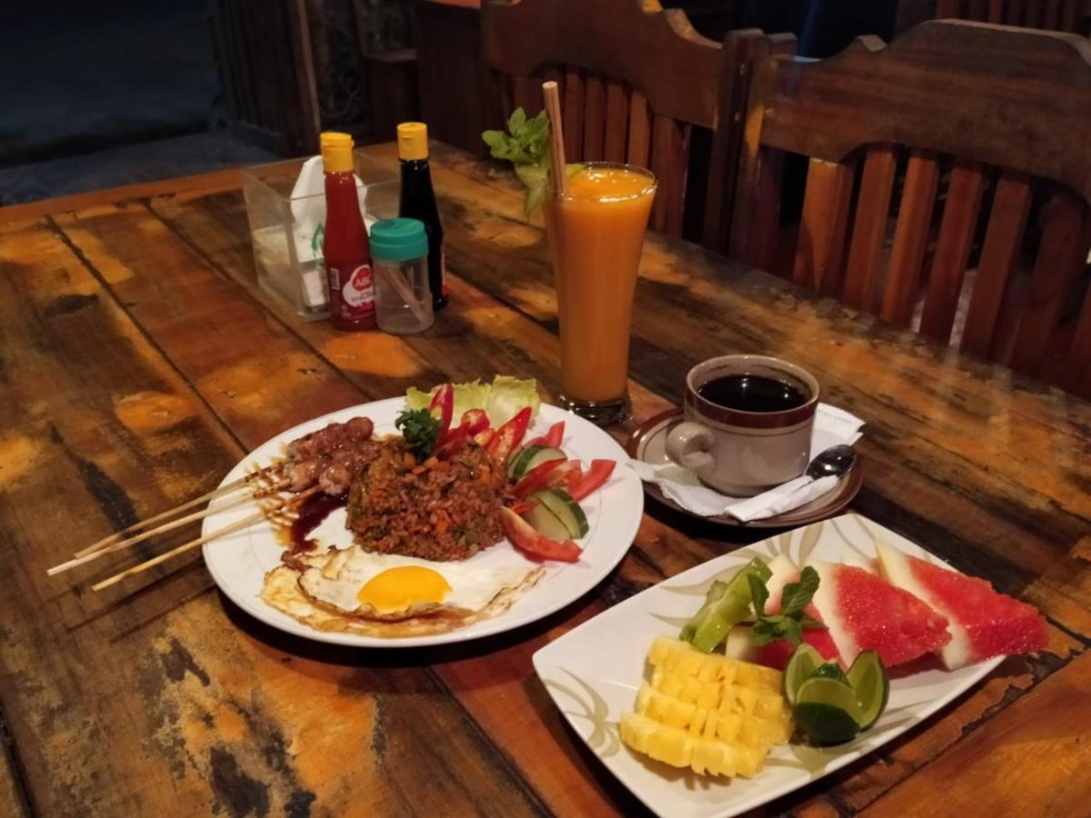 Aldi'S Bungalow Bed and Breakfast Kuta  Esterno foto